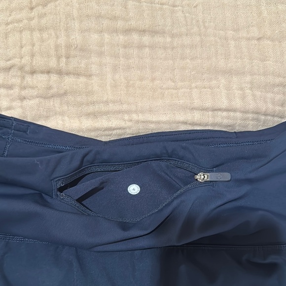Lululemon SPEED UP HIGH-RISE LINED SHORT 4" size 4 - Picture 4 of 5